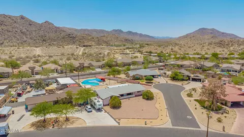 View/Area - 405 E Thunderbird Trl, Phoenix, AZ 85042 photo 12 of 14