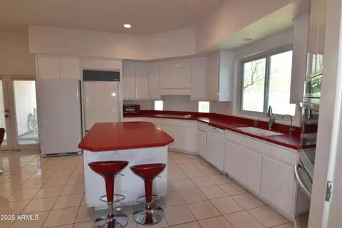 Kitchen - 2570 E Manzanita St, Apache Junction, AZ 85119 photo 2 of 7