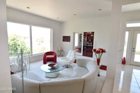 Living - 2570 E Manzanita St, Apache Junction, AZ 85119 photo 2 of 7