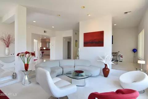 Living - 2570 E Manzanita St, Apache Junction, AZ 85119 photo 1 of 7