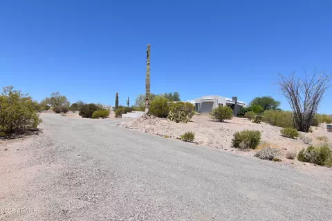 Exterior - 2570 E Manzanita St, Apache Junction, AZ 85119 photo 10 of 19