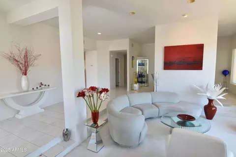 Living - 2570 E Manzanita St, Apache Junction, AZ 85119 photo 5 of 7