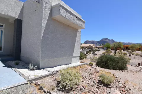 Exterior - 2570 E Manzanita St, Apache Junction, AZ 85119 photo 4 of 19