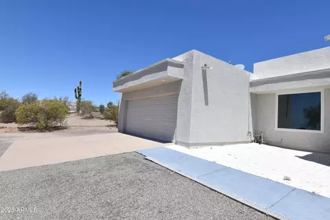 Exterior - 2570 E Manzanita St, Apache Junction, AZ 85119 photo 3 of 19