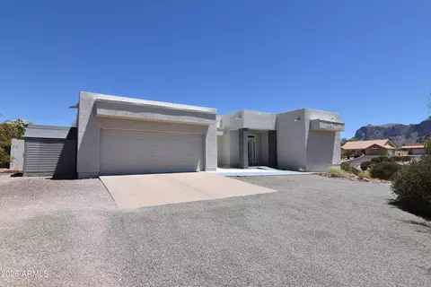 Exterior - 2570 E Manzanita St, Apache Junction, AZ 85119 photo 1 of 19