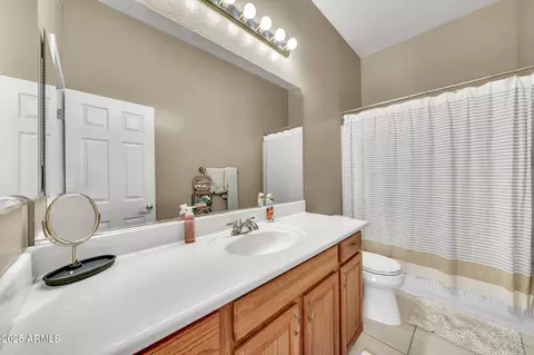 Bath - 3131 E Legacy Dr #1032, Phoenix, AZ 85042 photo 2 of 2