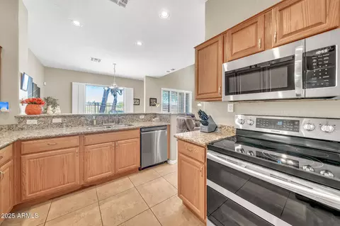 Kitchen - 3131 E Legacy Dr #1032, Phoenix, AZ 85042 photo 1 of 4