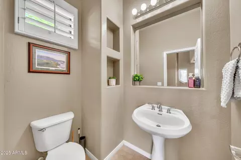 Bath - 3131 E Legacy Dr #1032, Phoenix, AZ 85042 photo 1 of 2