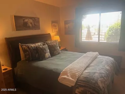Bedroom - 2676 Lodge Loop, Overgaard, AZ 85933 photo 2 of 2