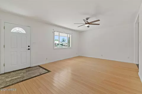Living - 1922 E Concorda Dr, Tempe, AZ 85282 photo 2 of 4