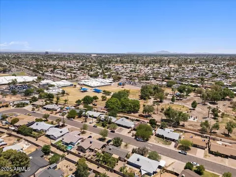View/Area - 1922 E Concorda Dr, Tempe, AZ 85282 photo 6 of 7
