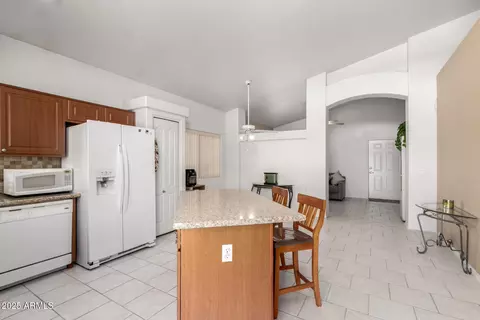 Kitchen - 1950 E Kings Ave, Phoenix, AZ 85022 photo 3 of 3