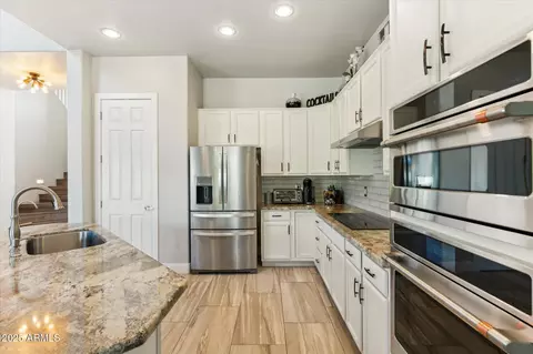3817 E Patrick Ln, Phoenix, AZ 85050 photo 19