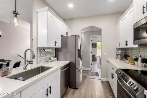 1411 E Orangewood Ave #233, Phoenix, AZ 85020