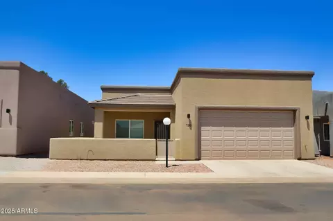 728 S Meadowood Ln, Sierra Vista, AZ 85635