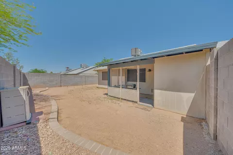 Exterior - 3201 W Mohawk Ln, Phoenix, AZ 85027 photo 2 of 3