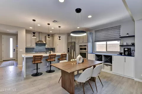 Dining - 3411 E Louise Dr, Phoenix, AZ 85050 photo 1 of 2