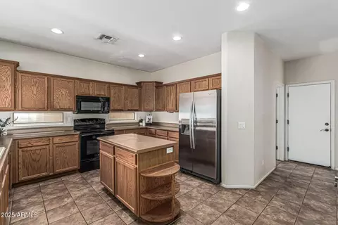 Kitchen - 4507 E Lantern Pl, Gilbert, AZ 85297 photo 2 of 3