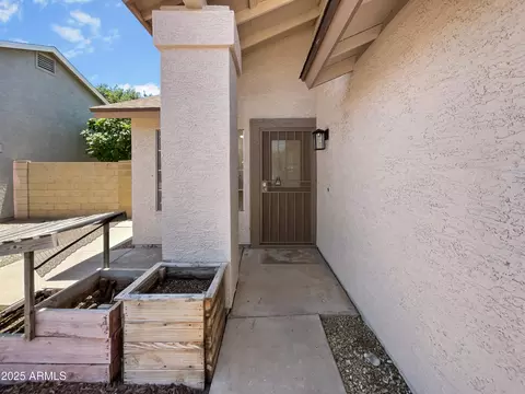 1739 E Carter Rd, Phoenix, AZ 85042 photo 2