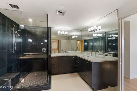 Bath - 1040 E Osborn Rd #501, Phoenix, AZ 85014 photo 3 of 3