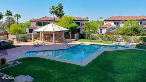 Exterior - 1040 E Osborn Rd #501, Phoenix, AZ 85014 photo 4 of 8