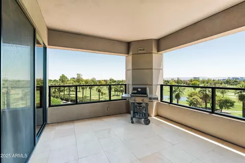Exterior - 1040 E Osborn Rd #501, Phoenix, AZ 85014 photo 7 of 8