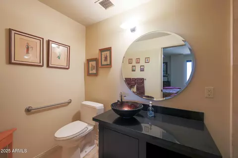 Bath - 1040 E Osborn Rd #501, Phoenix, AZ 85014 photo 1 of 4
