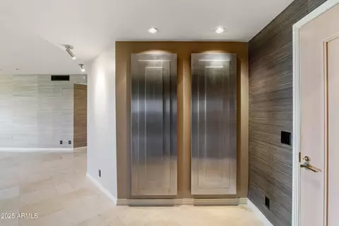 Entry Way - 1040 E Osborn Rd #501, Phoenix, AZ 85014 photo 2 of 2