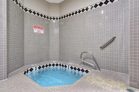 Exterior - 1040 E Osborn Rd #501, Phoenix, AZ 85014 photo 2 of 8