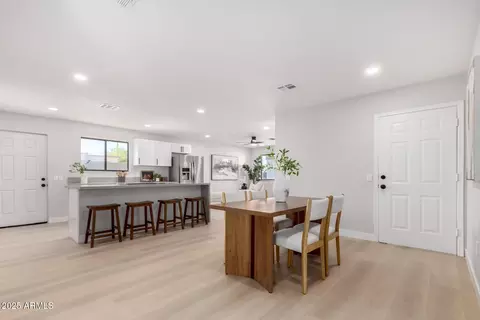 Dining - 8846 N 3rd St, Phoenix, AZ 85020 photo 1 of 2