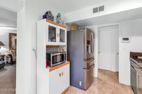 Kitchen - 3351 N 6th Ave, Phoenix, AZ 85013 photo 3 of 4