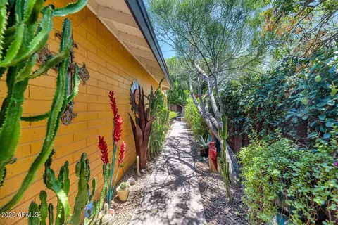 Exterior - 3351 N 6th Ave, Phoenix, AZ 85013 photo 7 of 10