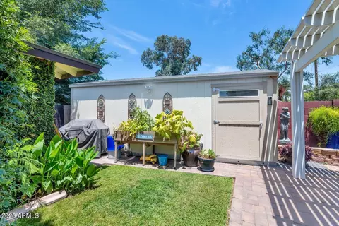 Exterior - 3351 N 6th Ave, Phoenix, AZ 85013 photo 10 of 10