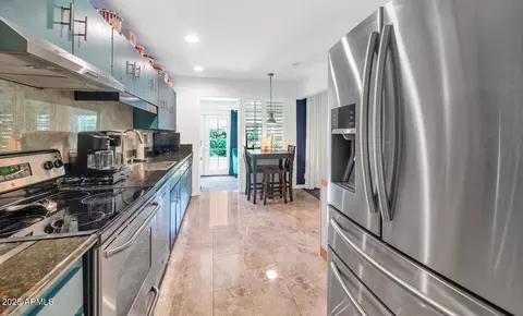 Kitchen - 3351 N 6th Ave, Phoenix, AZ 85013 photo 4 of 4