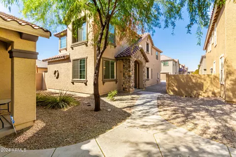 935 E Agua Fria Ln, Avondale, AZ 85323