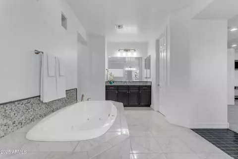 Bath - 2219 E Galileo Dr, Gilbert, AZ 85298 photo 4 of 13