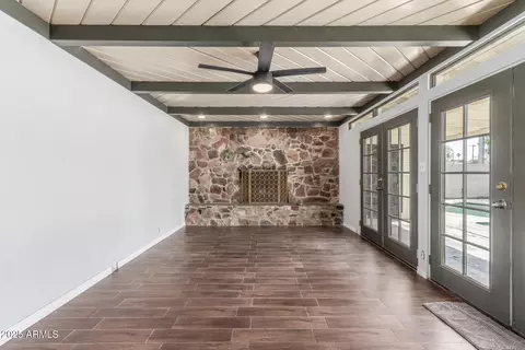 Living - 2938 N 18th Ave, Phoenix, AZ 85015 photo 4 of 5