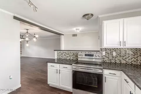 Kitchen - 2938 N 18th Ave, Phoenix, AZ 85015 photo 2 of 3