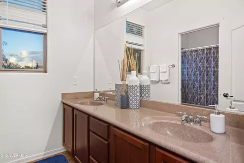 Bath - 4221 S Fireside Ct, Gilbert, AZ 85297 photo 4 of 6