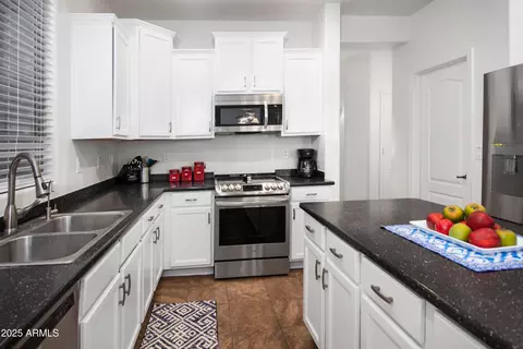 Kitchen - 4221 S Fireside Ct, Gilbert, AZ 85297 photo 1 of 5