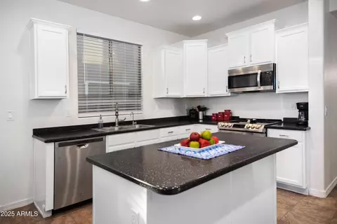 Kitchen - 4221 S Fireside Ct, Gilbert, AZ 85297 photo 3 of 5