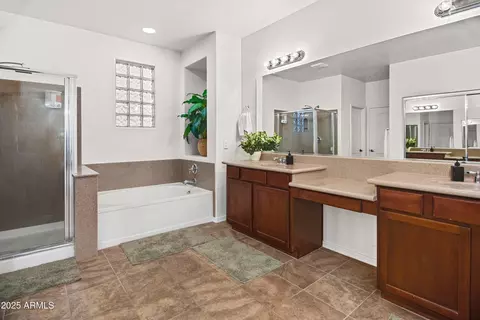 Bath - 4221 S Fireside Ct, Gilbert, AZ 85297 photo 2 of 6