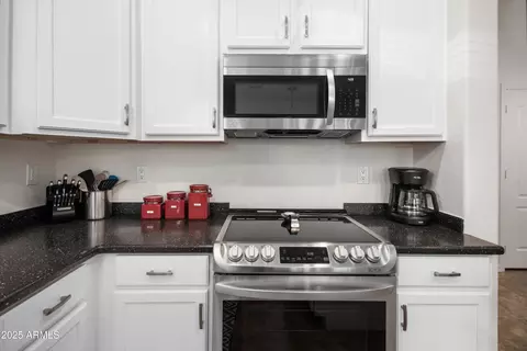 Kitchen - 4221 S Fireside Ct, Gilbert, AZ 85297 photo 5 of 5