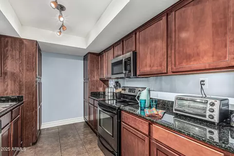 Kitchen - 3825 E Camelback Rd #152, Phoenix, AZ 85018 photo 1 of 3