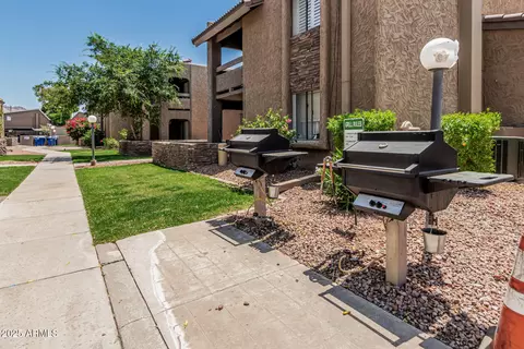 Exterior - 3825 E Camelback Rd #152, Phoenix, AZ 85018 photo 3 of 5
