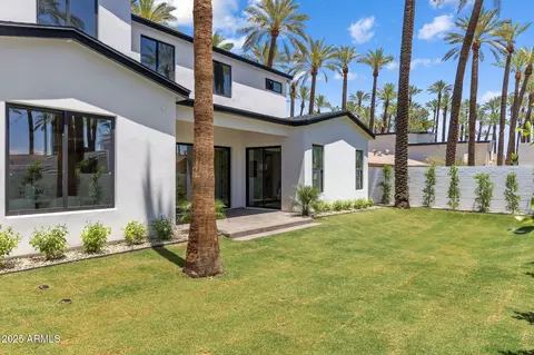 4301 E Sells Dr, Phoenix, AZ 85018 photo 23