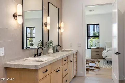 4301 E Sells Dr, Phoenix, AZ 85018 photo 13