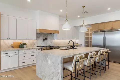 4301 E Sells Dr, Phoenix, AZ 85018 photo 6