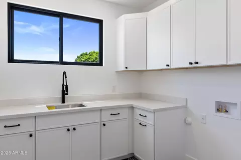 4301 E Sells Dr, Phoenix, AZ 85018 photo 18