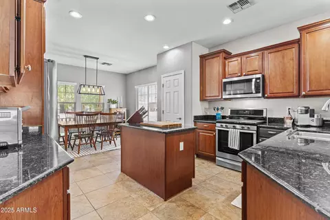 5303 W Hackamore Dr, Phoenix, AZ 85083 photo 9